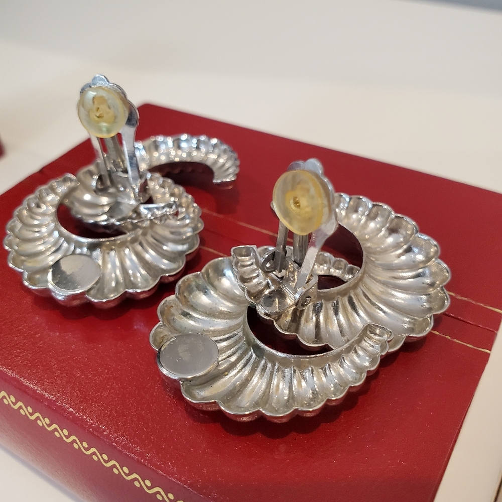 Vintage Bracelet and‎ Clip Earrings - Picture 11 of 16